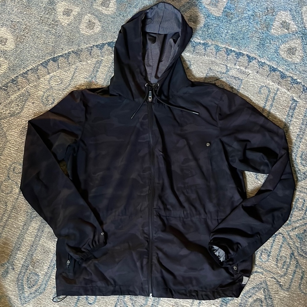 Vuori Outdoor Trainer Jacket Shell Windbreaker Hiking Black Camo - XL - 12 14